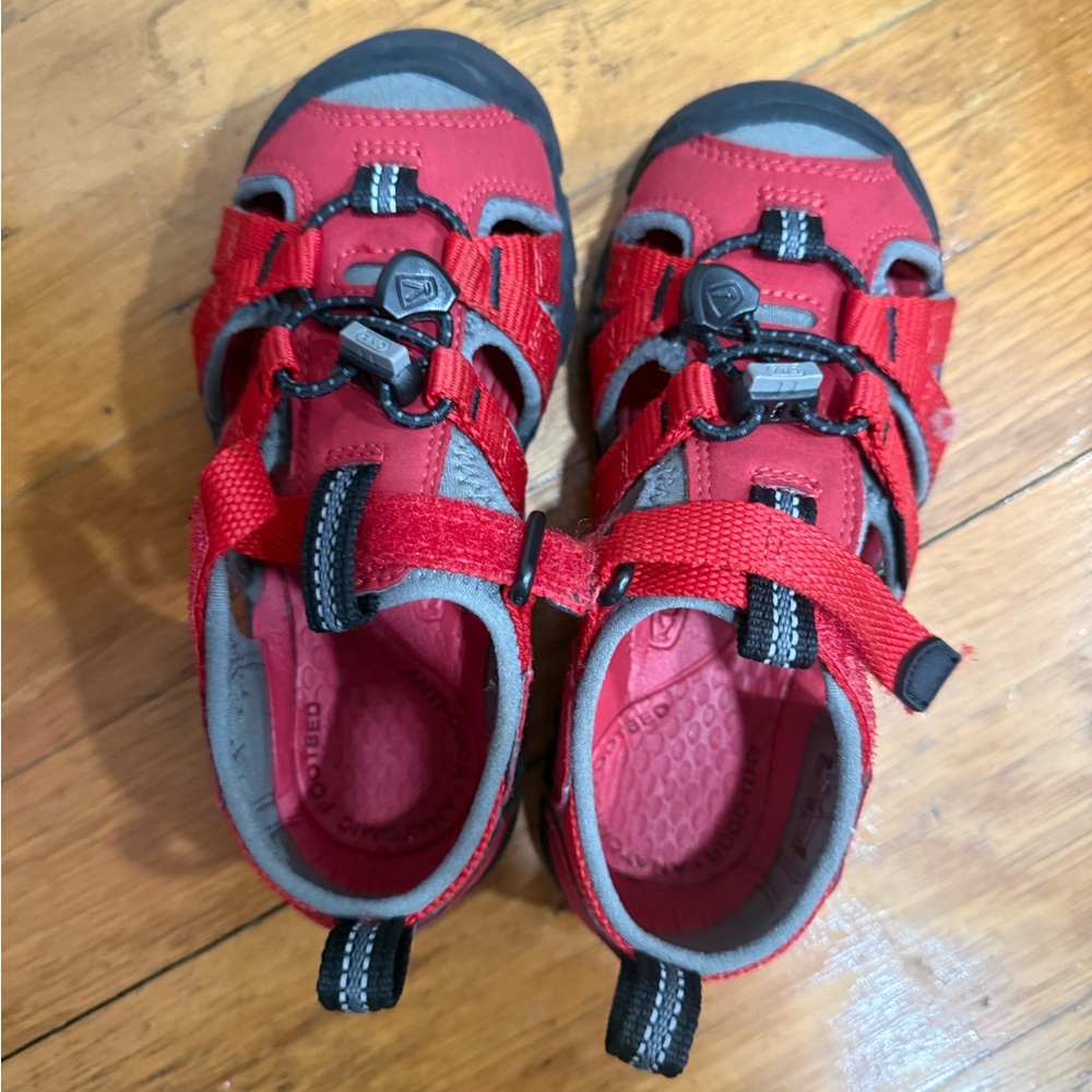 New (without tags) Keens Seacamp II kids 11